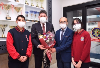 “EN BÜYÜK DAYANAĞIMIZ ÖĞRETMENLERİMİZDİR”