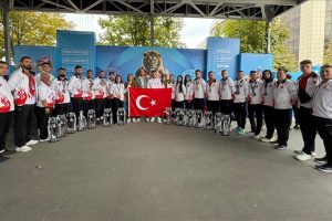 KİCK BOKSCULAR MADALYALARI SİLDİ SÜPÜRDÜ