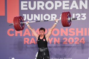 ORDULU GENÇ REKOR PEŞİNDE