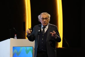 “BEYİN BİYOLOJİK BİR BİLGİSAYAR GİBİ ÇALIŞIYOR”