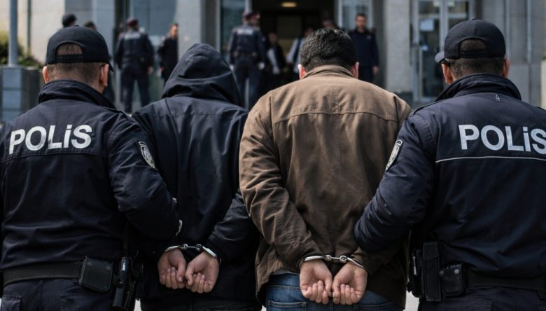 ALTINORDU’DA UYUŞTURUCU OPERASYONU: 3 ŞÜPHELİ TUTUKLANDI