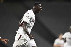 ONUACHU ZİRVEDE GİDİYOR