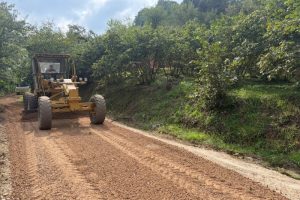 KIRSAL MAHALLELERDE YOL MESAİSİ