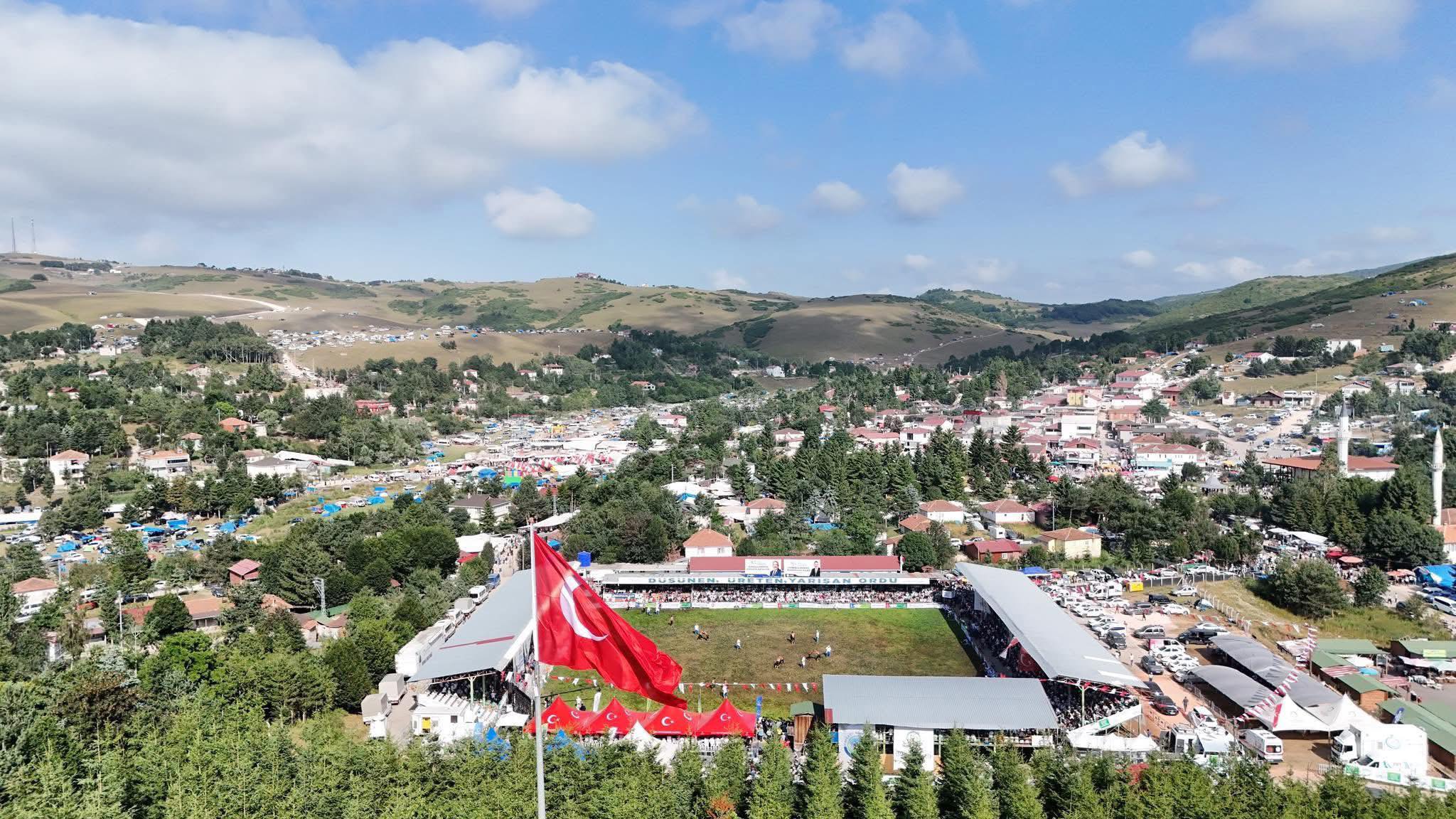 BAŞKAN GÜNDOĞAR: “SÖZ VERDİK, YAPIYORUZ”