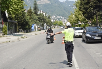 25 ARAÇ TRAFİKTEN MEN EDİLDİ