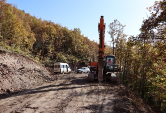 AKKUŞ’TA YOLLAR GENİŞLETİLİYOR