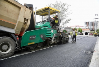 ASFALT SEFERBERLİĞİ ARALIKSIZ SÜRÜYOR