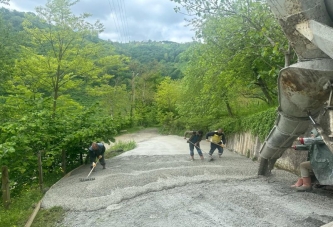 BETON YOL ÇALIŞMALARI HIZ KESMİYOR