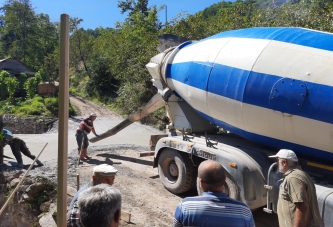 BETON YOL HAMLESİ SÜRÜYOR