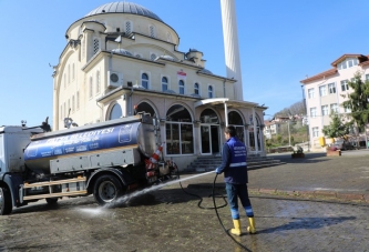 CAMİLERDE BAYRAM TEMİZLİĞİ