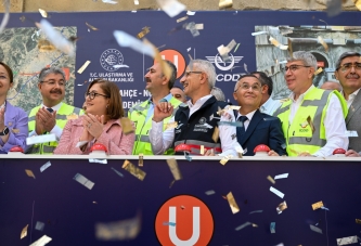 EN UZUN DEMİRYOLU TÜNELİNDE IŞIK GÖRÜNDÜ