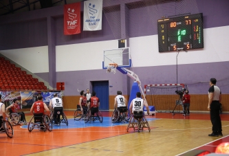 ENGELSİZLER ,2 SAYI FARKLA:81-79