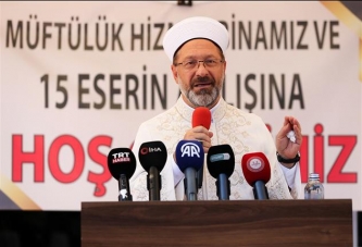 “GENÇLERİMİZİ İSLAM AHLAKIYLA DA DONATMALIYIZ”