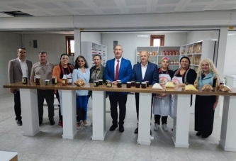 “KADINLARIMIZ ÜRETEN TÜRKİYE’NİN PAYDAŞIDIR”