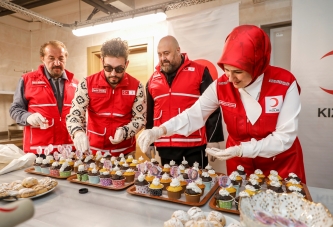 KIZILAY’DAN ANNELER GÜNÜ KUTLAMASI