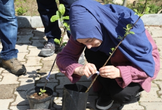 KURSİYERLER SAHAYA İNDİ!