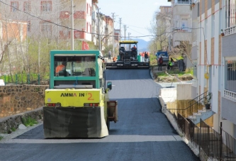 KURTULUŞ MAHALLESİNDE SICAK ASFALT ÇALIŞMASI