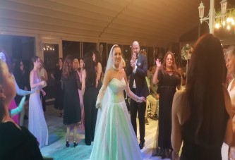 MERVE VE ARİF ÇİFTİ DÜNYA EVİNE GİRDİLER