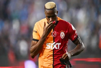 OSİMHEN FUTBOL T ARİHİNE GEÇTİ
