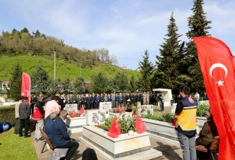ŞEHİTLER DUALARLA YAD EDİLDİ