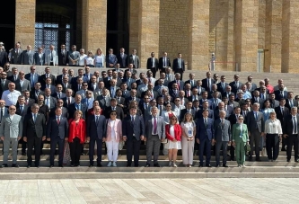 TÜRK DÜNYASI EĞİTİMCİLERİ ANIT KABİR’DE