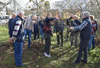 ÜRETİCİLERE BAHÇE EĞİTİMİ VERİLDİ