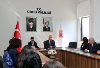 VALİ EROL ÖDÜLLENDİRDİ