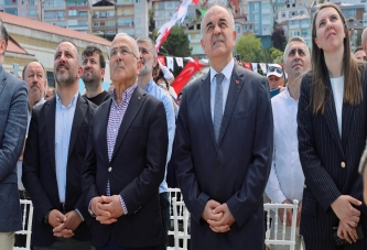 VALİ EROL, VATANDAŞLARLA ŞENLİĞE ORTAK OLDU
