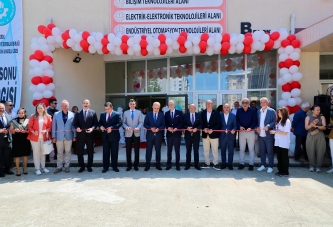VALİ EROL, YIL SONU SERGİSİNE KATILDI