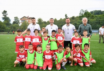 YAZ FUTBOL OKULU SONA ERDİ