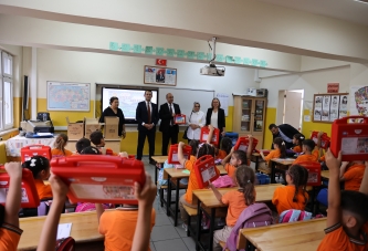YEDAŞ’TAN ÖĞRENCİLERE BOYAMA SETİ