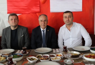 YILMAZ: MASADA TÜRKİYE KAMU SEN OLMALI!