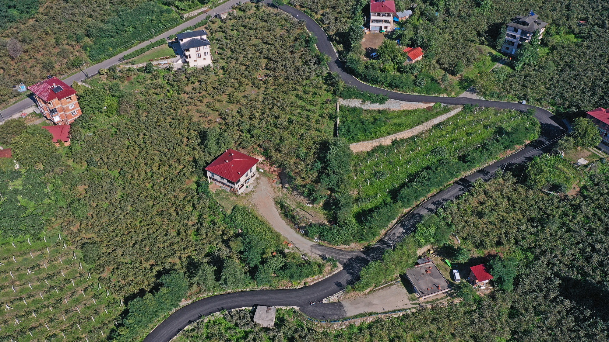 YILDIZLI’DA SICAK ASFALT SEVİNCİ