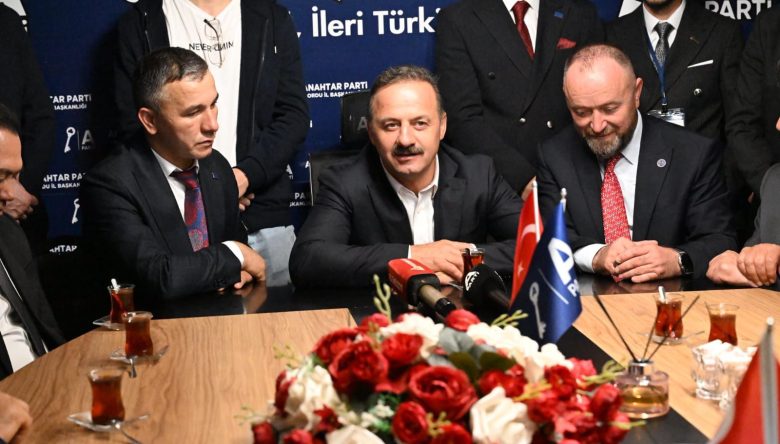 “TÜRKİYE DOĞRU YÖNETİLMİYOR”