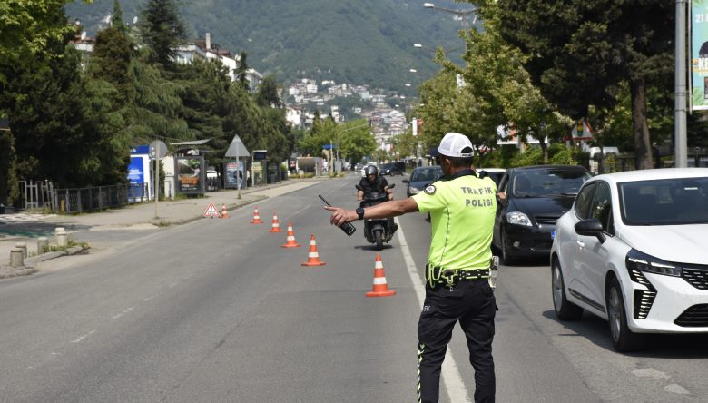TRAFİK DENETİMLERİNE ARALIKSIZ DEVAM