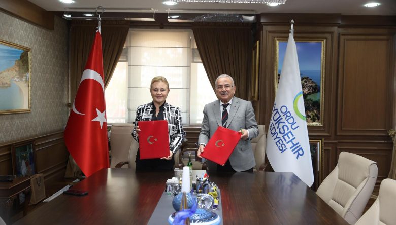 KADIN GİRİŞİMCİLİĞİNİ GÜÇLENDİREN İMZA