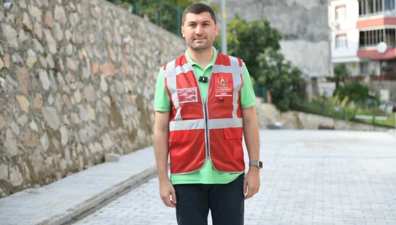 KİRAZLİMANI MAHALLESİ’NDE PARKE YOL SEFERBERLİĞİ