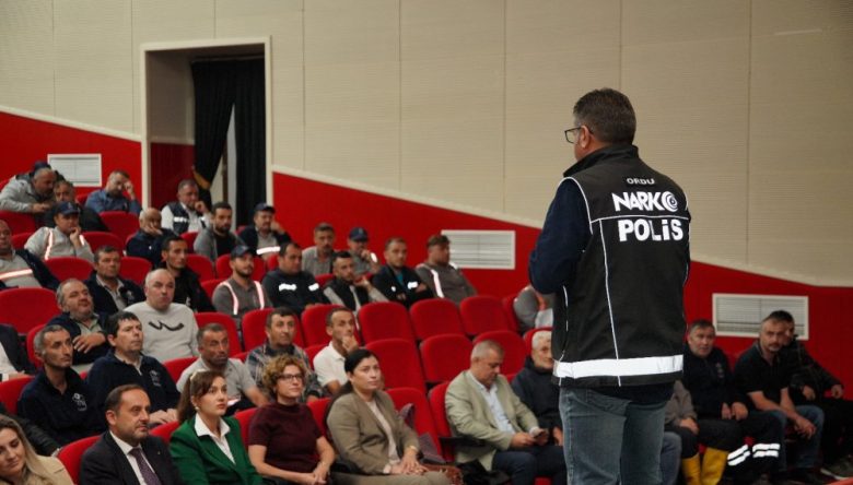 BELEDİYE PERSONELİNE BAĞIMLILIK VE GÜVENLİ İNTERNET EĞİTİMİ