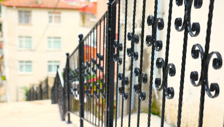 AZİZİYE’YE GÜVENLİ ADIM   