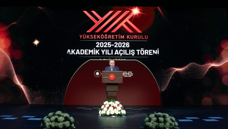 REKTÖR BAŞ, 2025-2026 AKADEMİK YIL AÇILIŞ TÖRENİNE KATILDI   