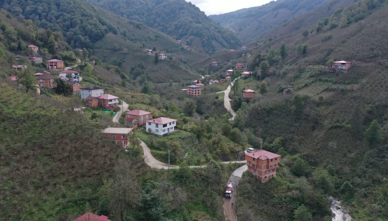 BAĞLANTI YOLUNDA MUTLU SON