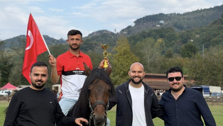 DESTE’DE TOROS GURURU