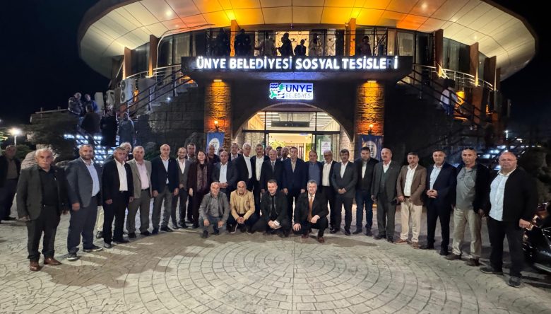 BAŞKAN TAVLI MUHTARLARIN GÜNÜNÜ KUTLADI