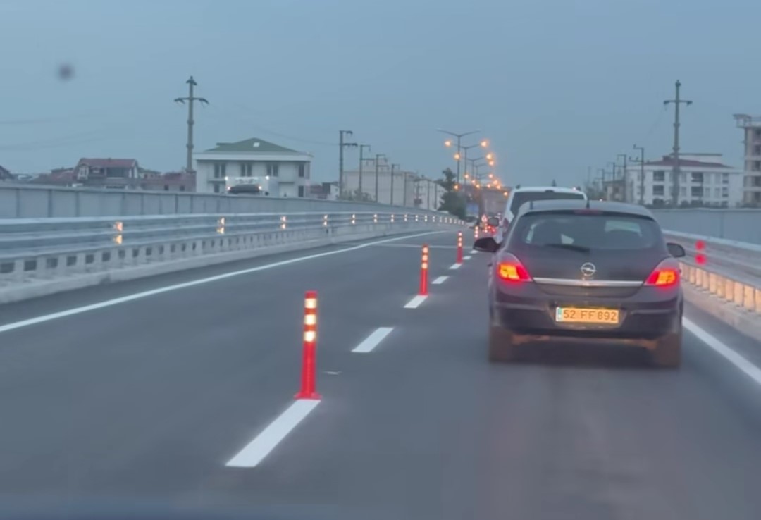 BİRİ AÇILDI, DİĞERİ KAPANDI!