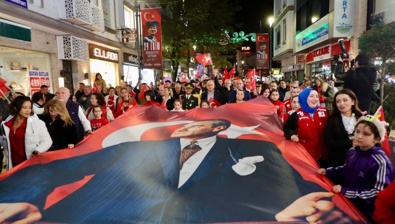 102. YIL CUMHURİYET YÜRÜYÜŞÜ YAPILDI    