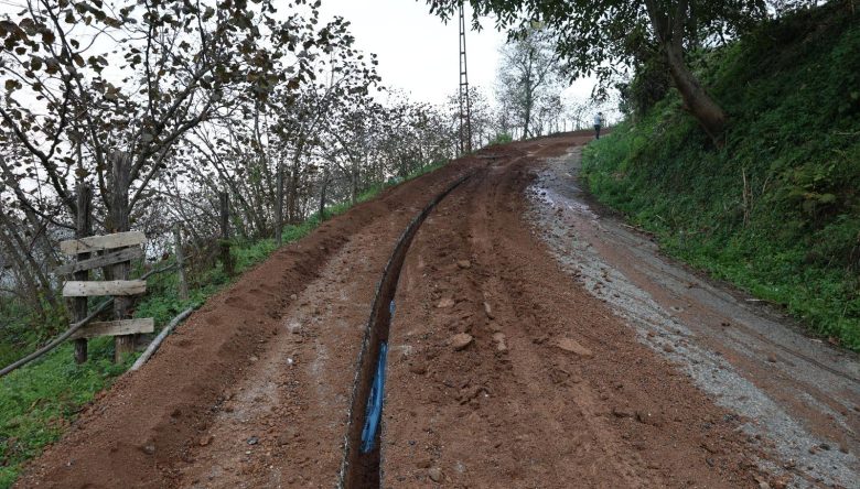 GÜLYALI’DA İÇMESUYU HATTI SİL BAŞTAN YENİLENİYOR