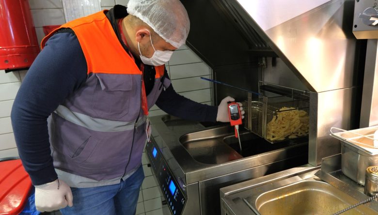 GIDA İŞLETMELERİ DENETLENDİ   