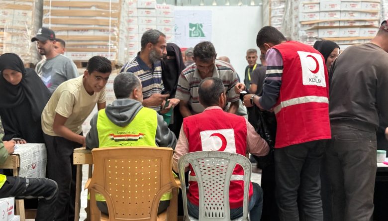 KIZILAY’IN YARDIMLARI GAZZE’DE