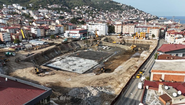 MİLLET BAHÇESİ’NDE YOĞUN TEMPO