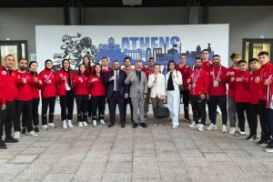 MİLLİLER ZİRVEDE TAMAMLADI